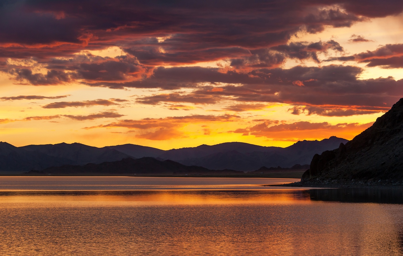 Sonnenuntergang auf dem See.