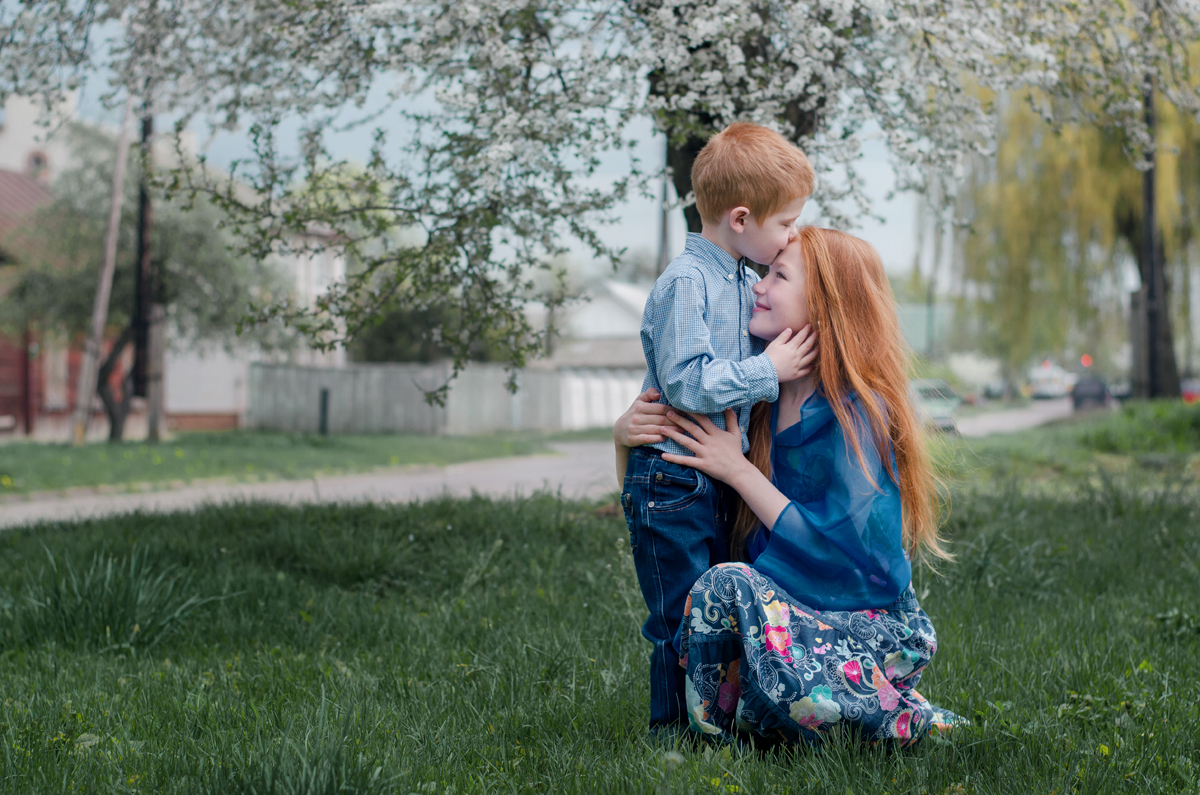 Schwester und Bruder