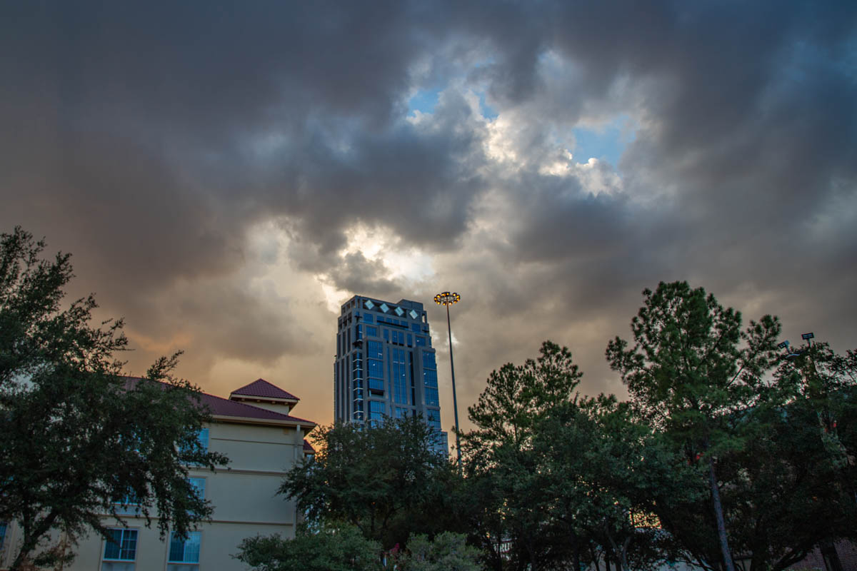 Wolken über der Stadt entstand ...