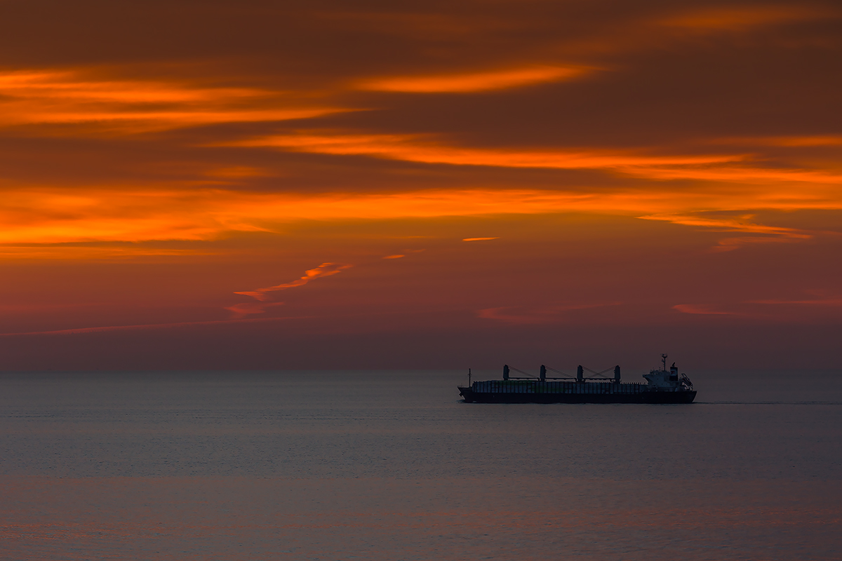 Das Schiff und das Meer