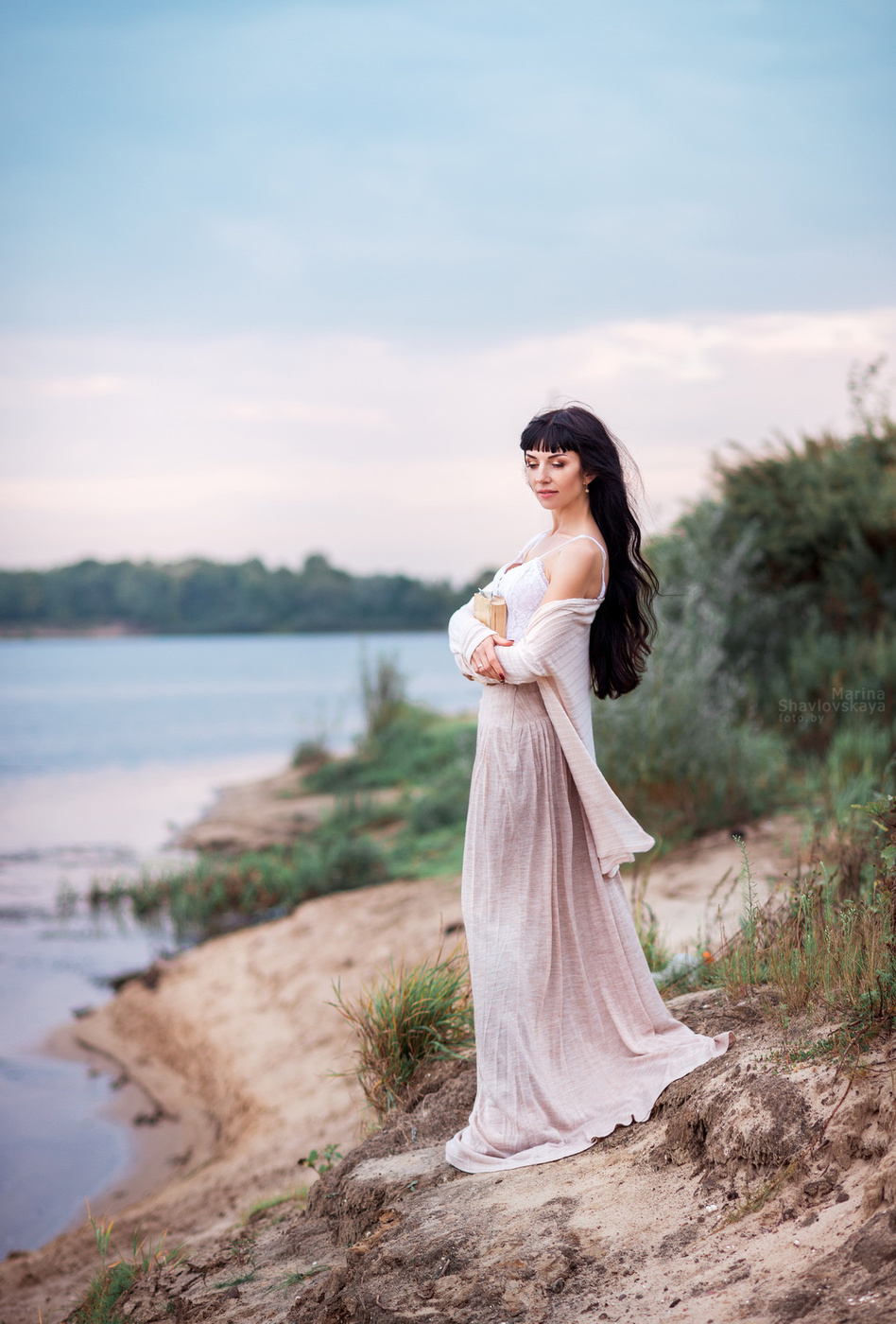 Das Mädchen am Ufer