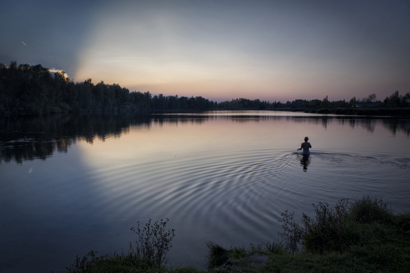 Mit dem Sonnenuntergang.