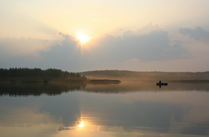 In den ersten Strahlen der aufgehenden Sonne