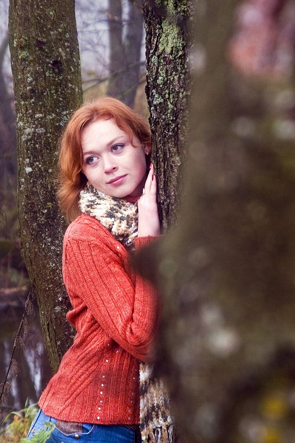 Einer unter den Bäumen