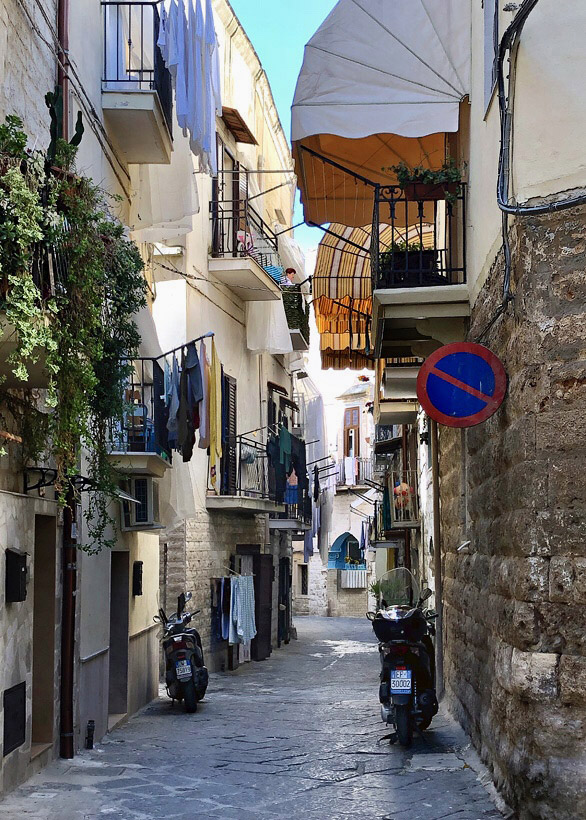 MORGEN IN DER ALTSTADT