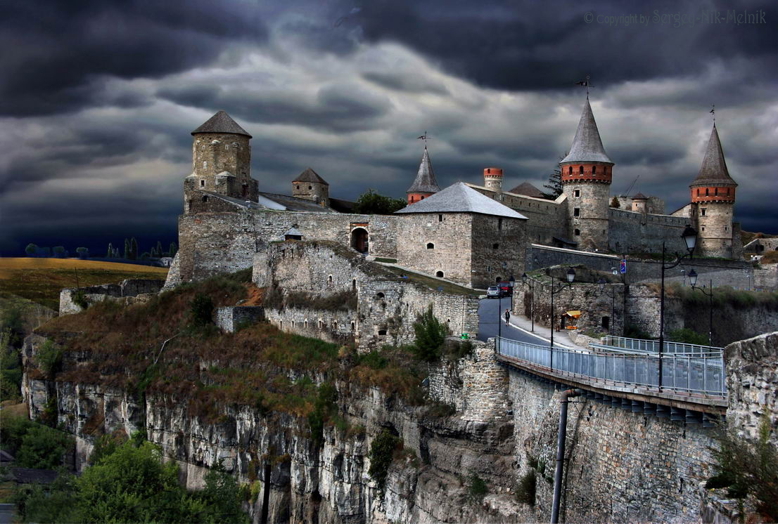 Storm sky Nebel verbirgt ...