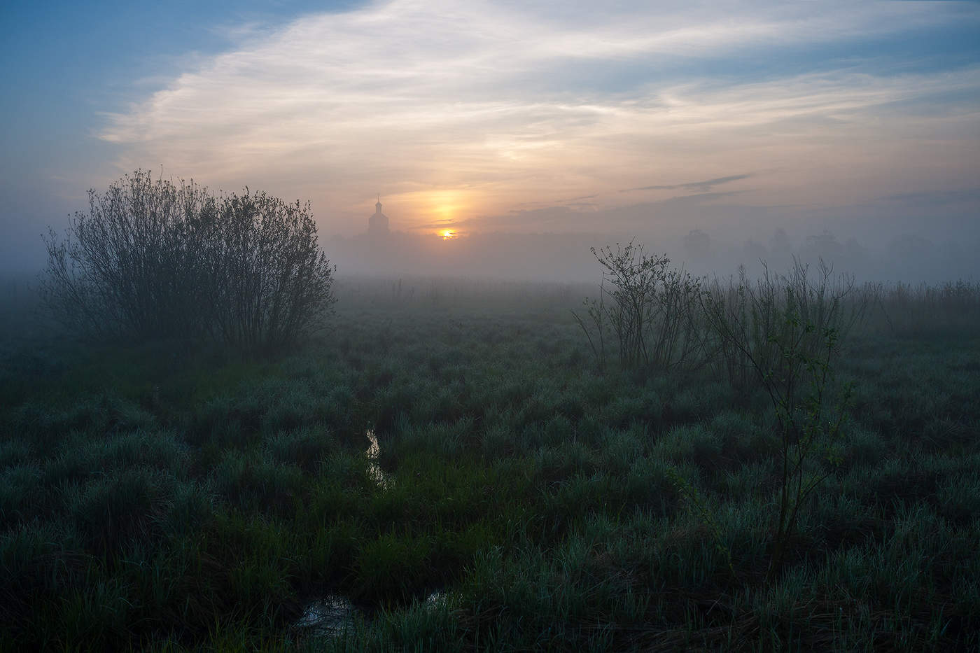 Dort, hinter dem Nebel ...