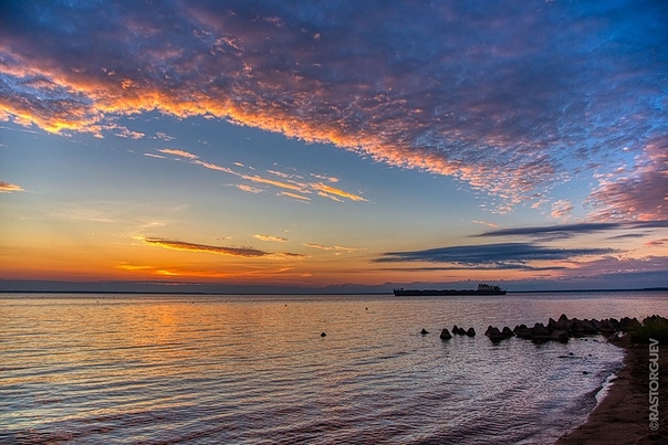 Dämmerung über den Fluss
