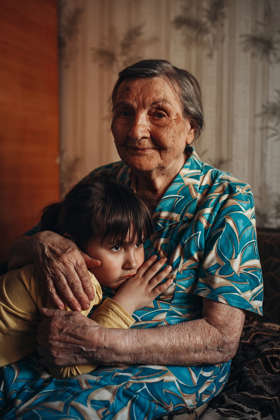 Großmutter und Enkelin