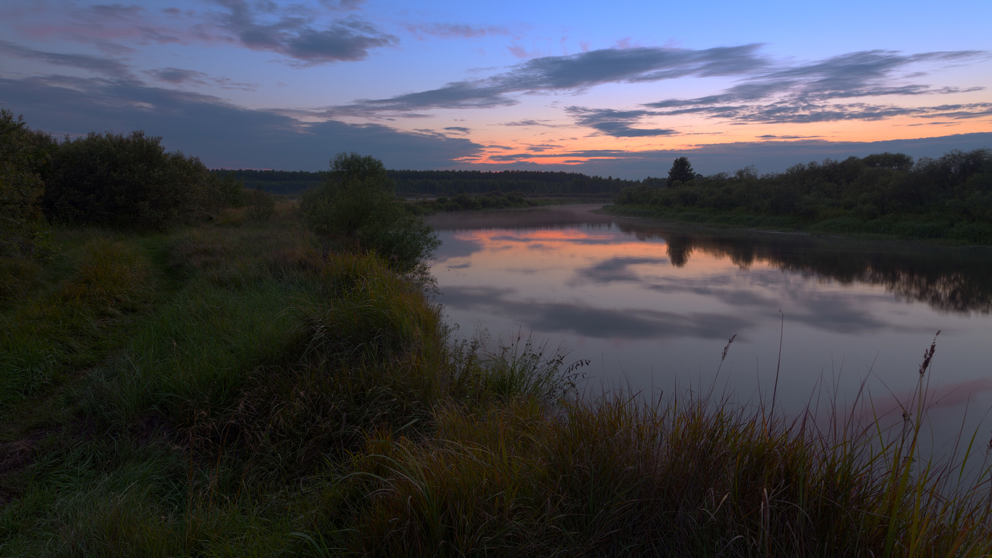 Sommerabend am Fluss