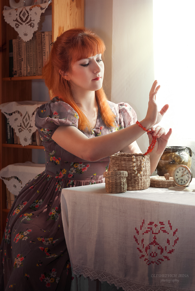 Ein Mädchen mit Perlen