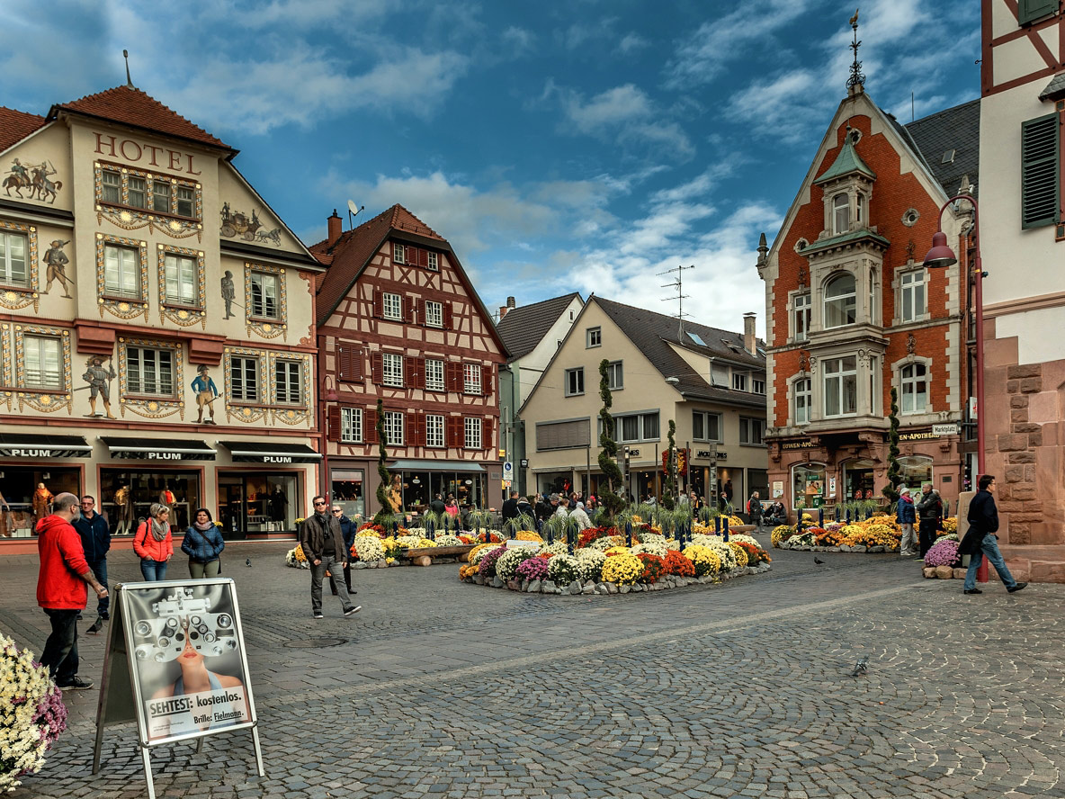 MORGEN IN DER ALTSTADT