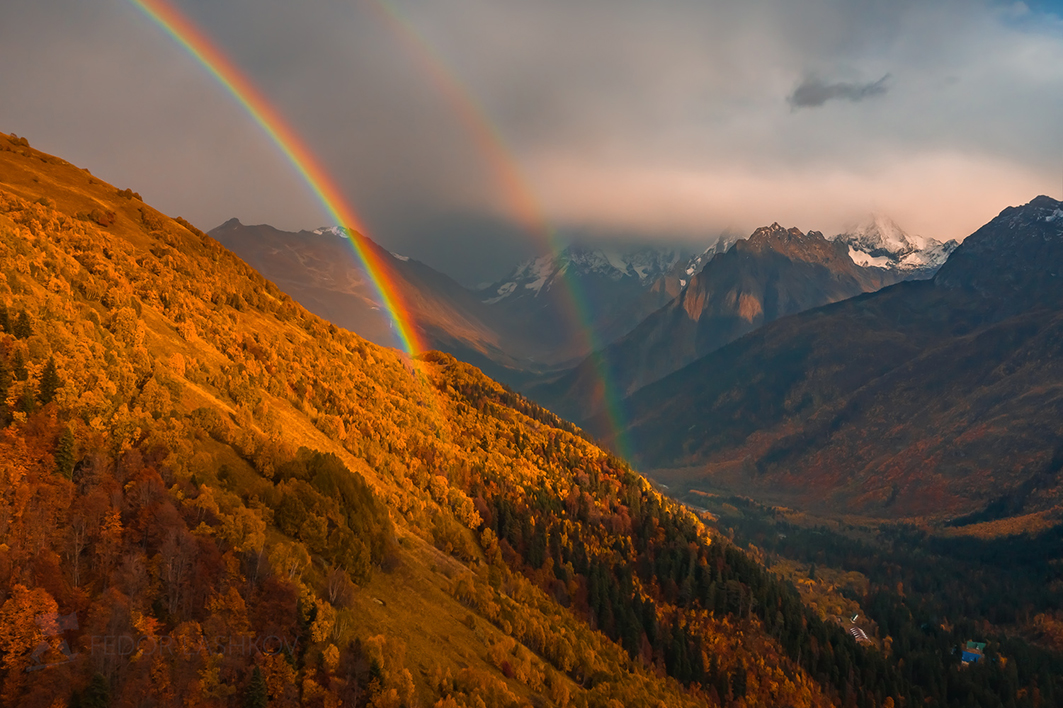 Rainbow in den Bergen