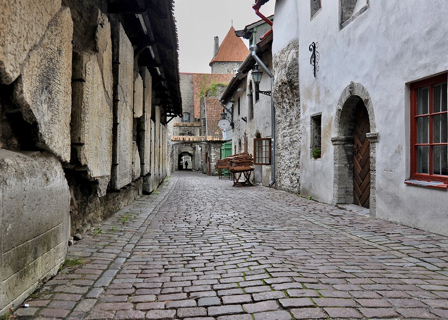 MORGEN IN DER ALTSTADT