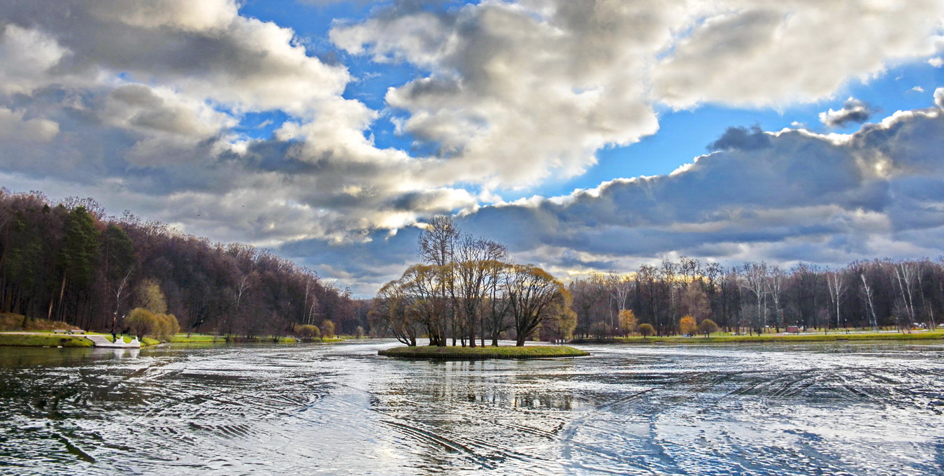 Die erste Kruste aus Eis