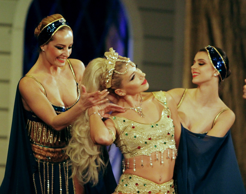 a moment of beauty and glamour