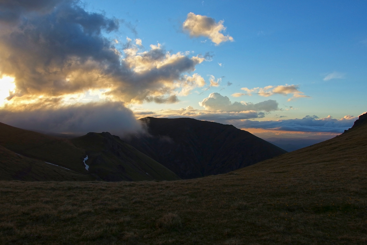 Sonnenuntergang in den Bergen