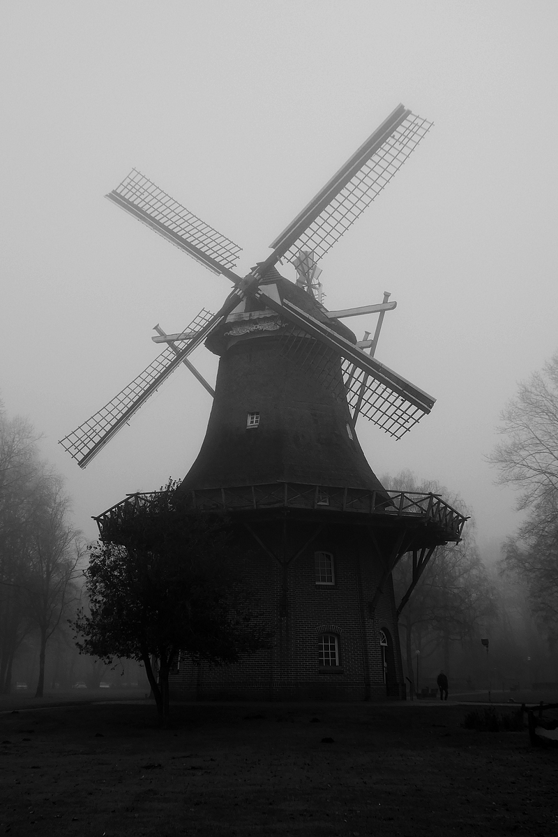 Mühle im Nebel