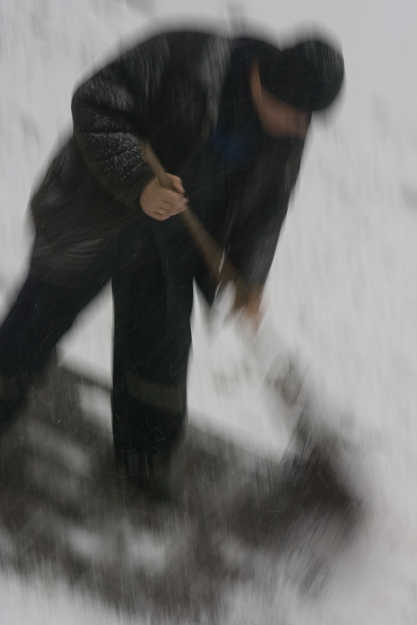 Erster Schnee. Kampf mit dem Schnee.