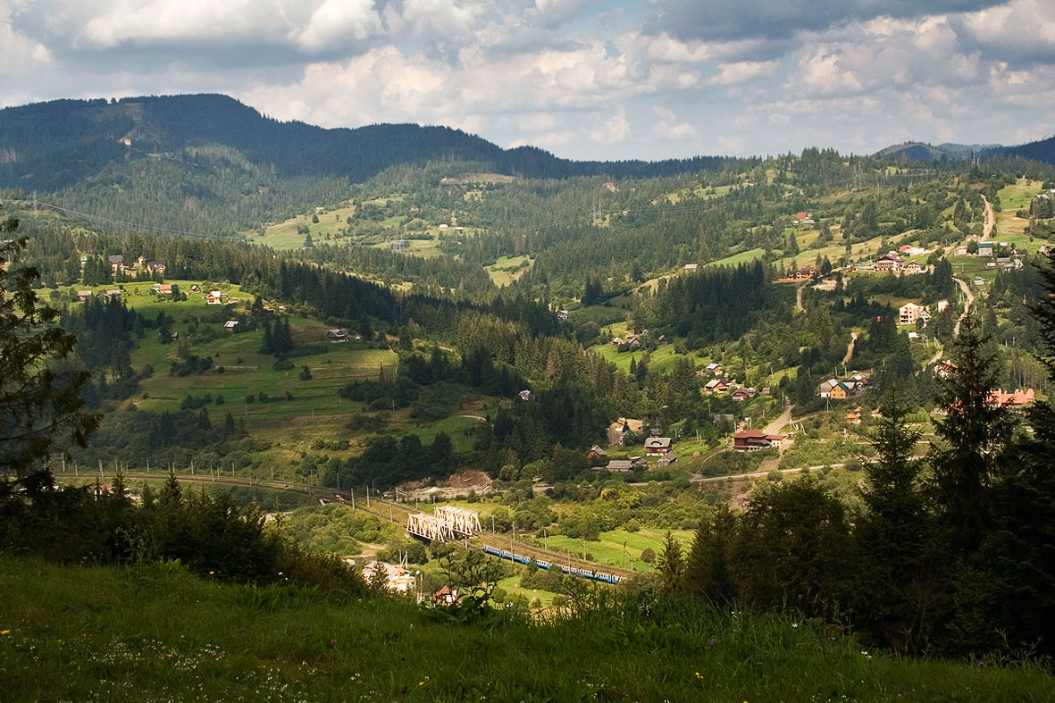 über dem blauen Auto und die anderen