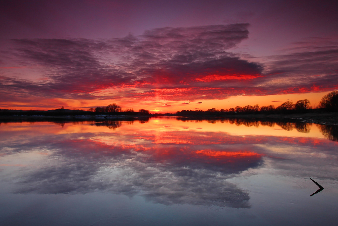 Purpurroter Sonnenuntergang
