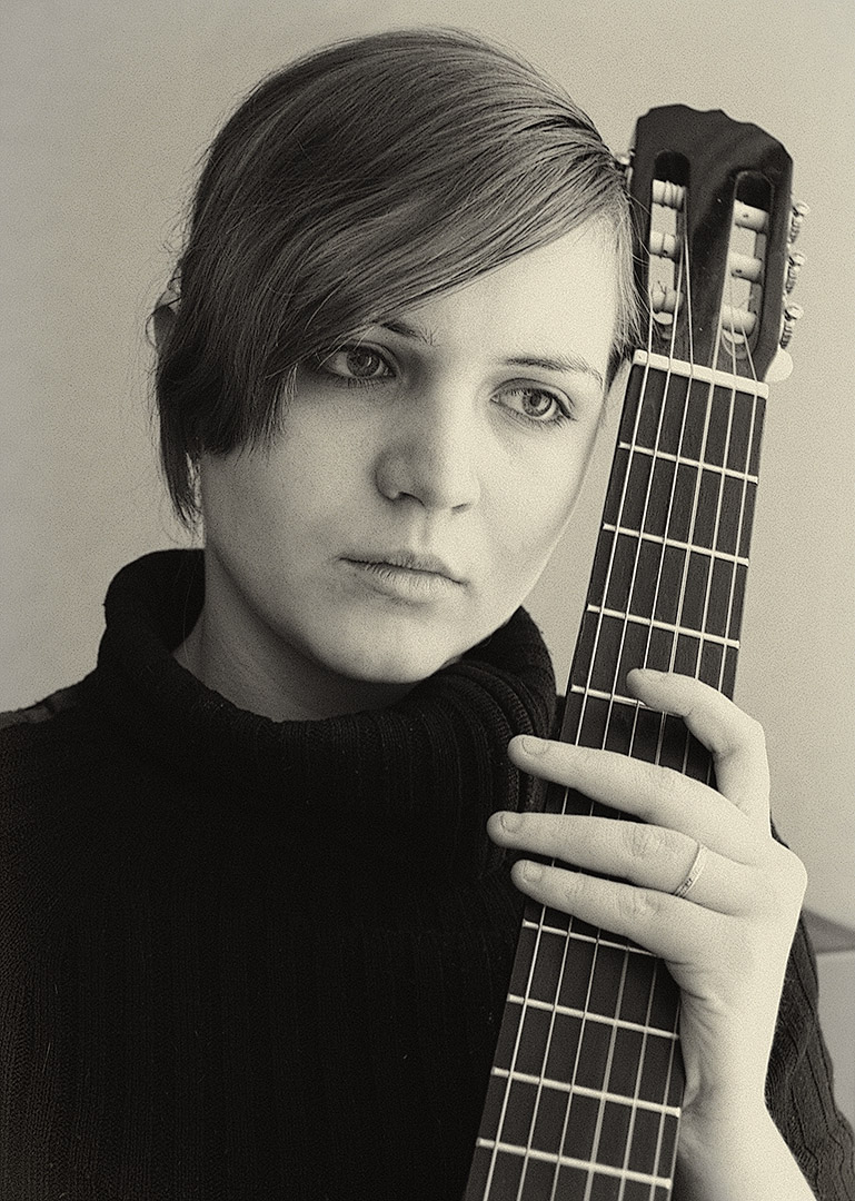 Mädchen mit Gitarre