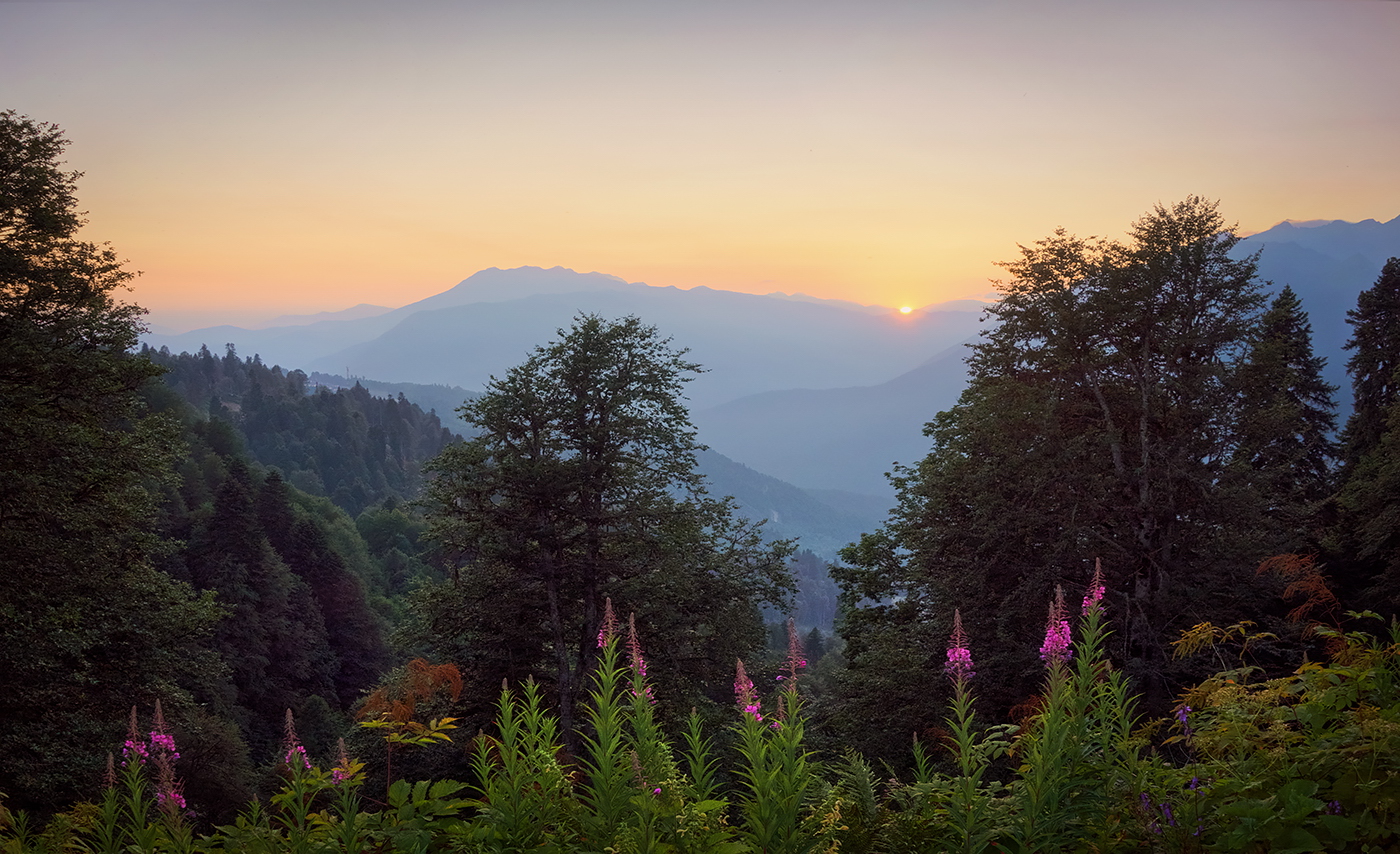 Sonnenuntergang in den Bergen