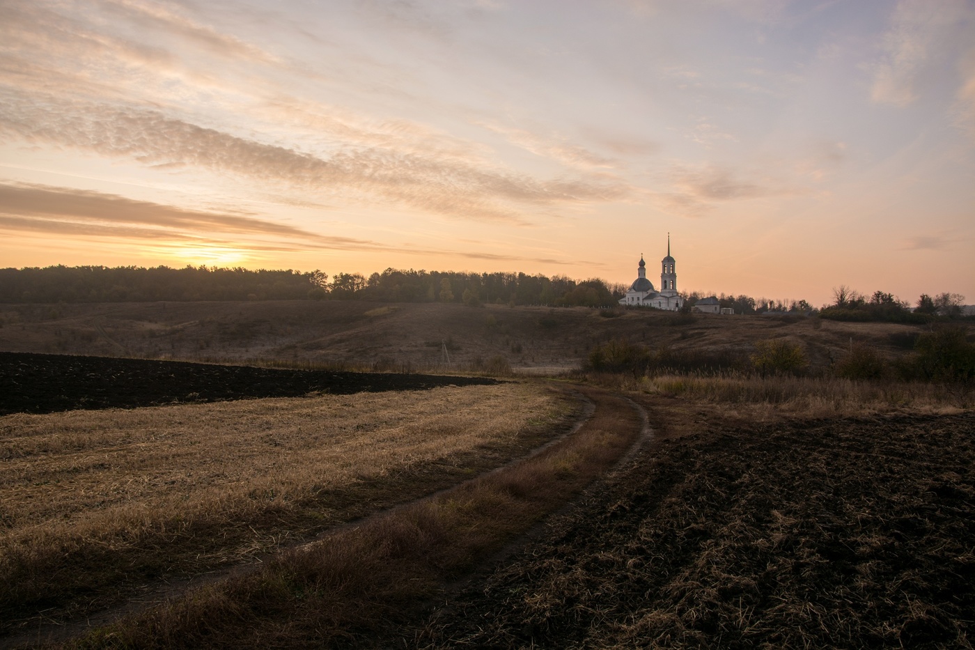 Sonnenaufgang im Dorf