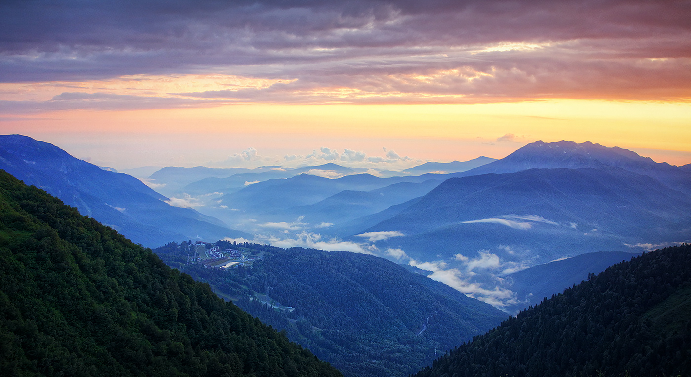 Sonnenuntergang in den Bergen