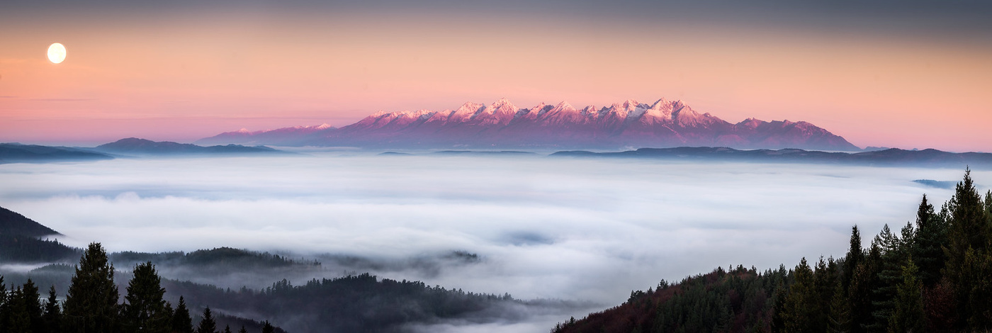 Sun is rising, moon is setting