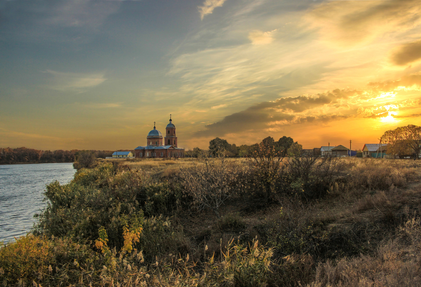 Herbstsonnenuntergang.