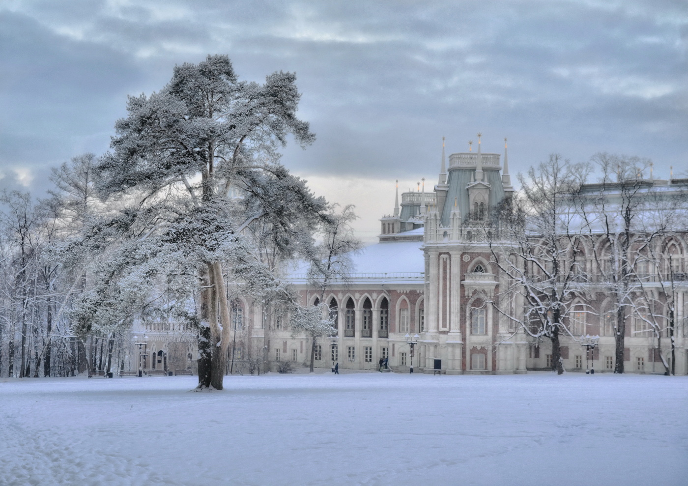 Sonnenaufgang über dem Fluss