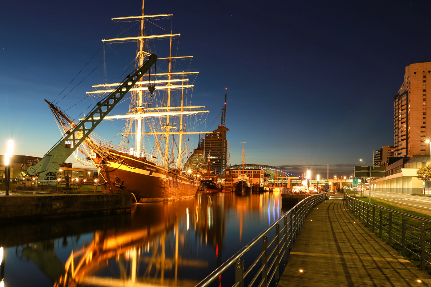 Museumshafen Bremen zur blauen Stunde