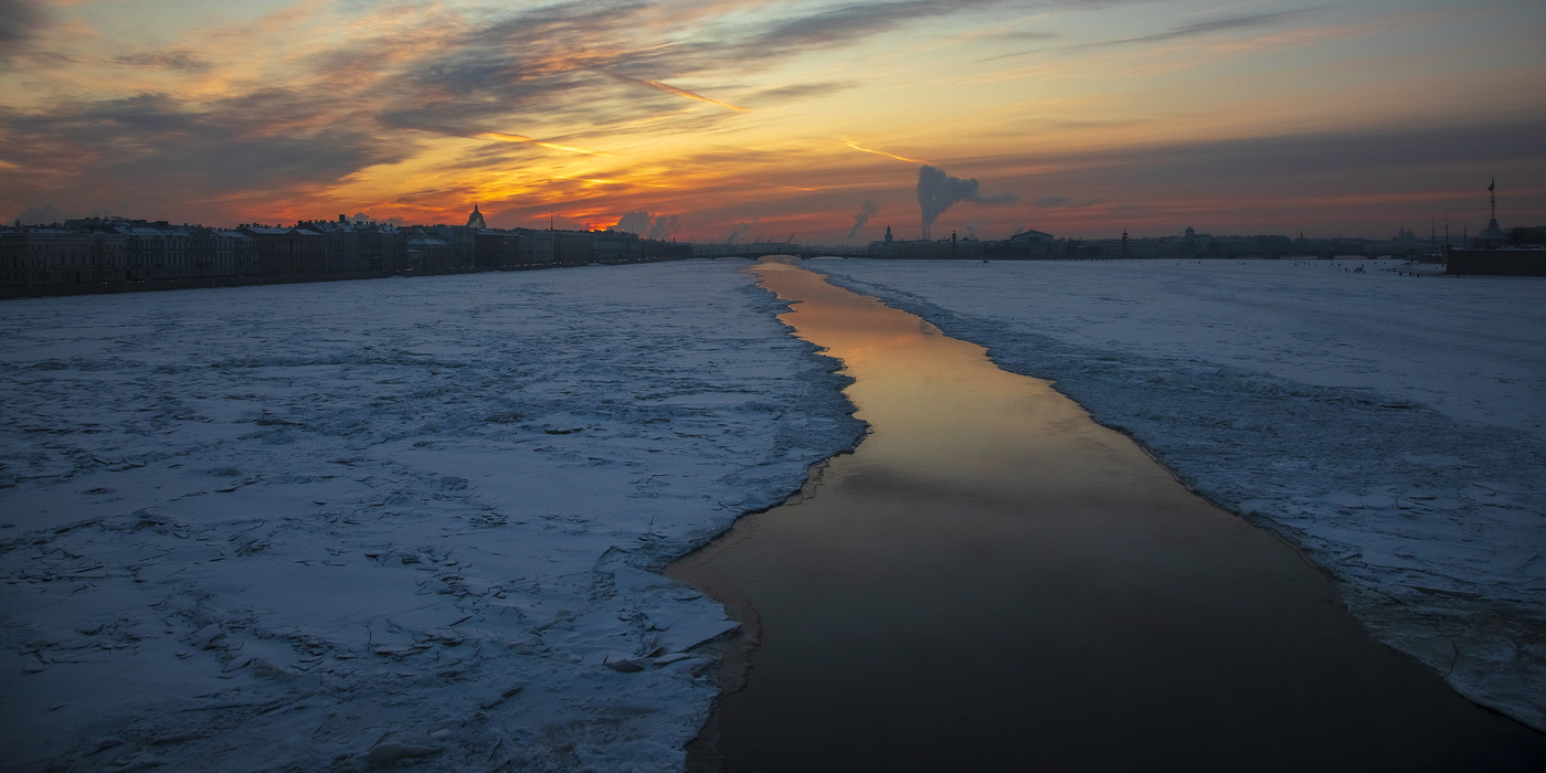 Sonnenuntergang auf der Newa