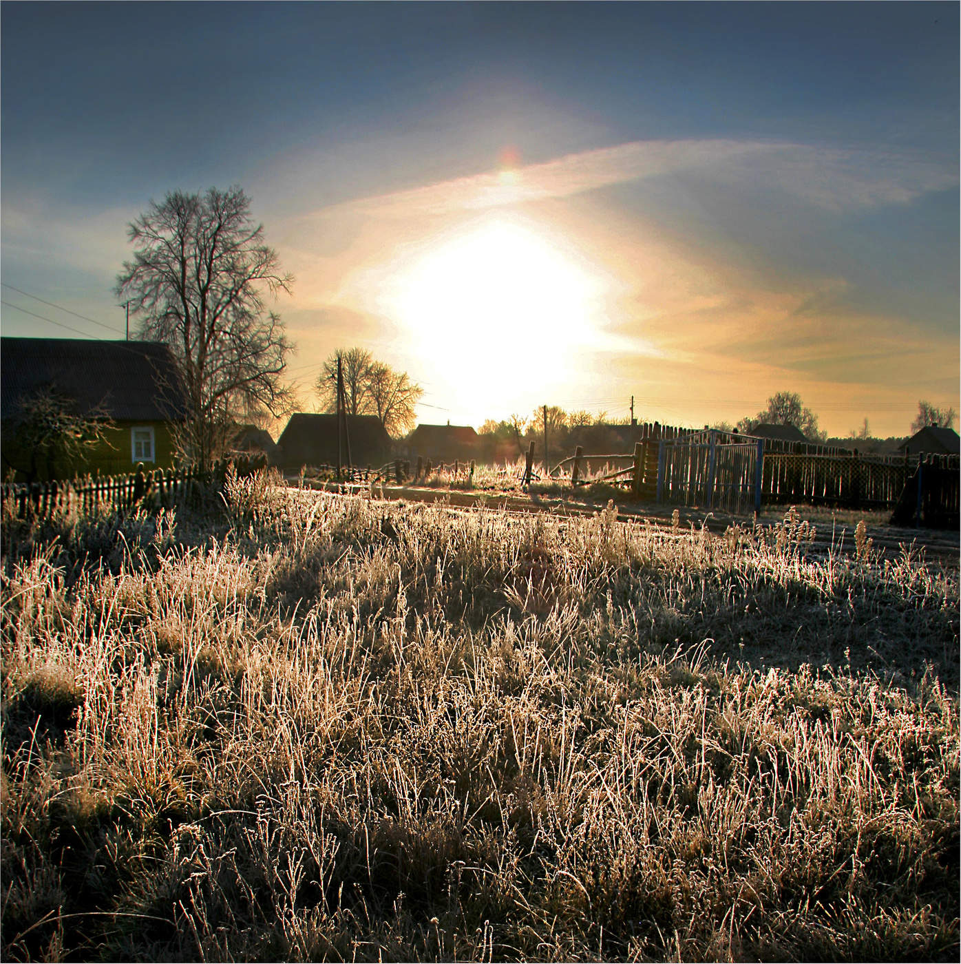 Sunrise. Village. Neman