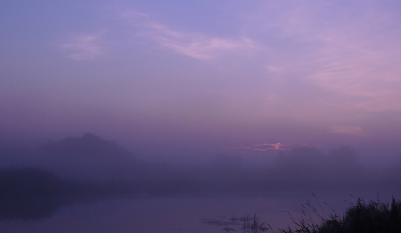 Sonnenaufgang auf dem Fluss