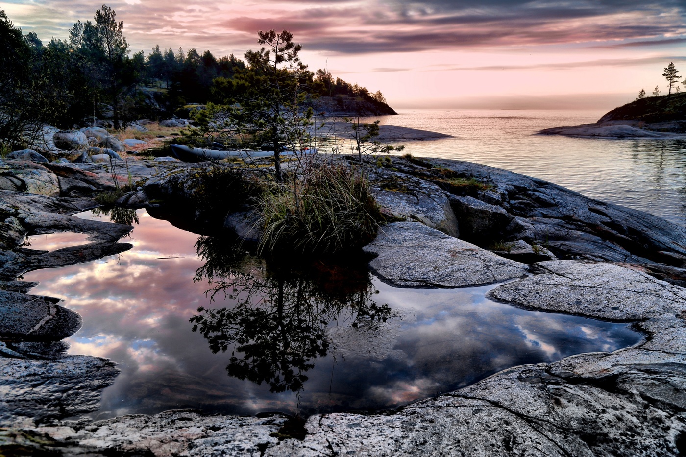 Die Morgengrauen ist es noch still ...