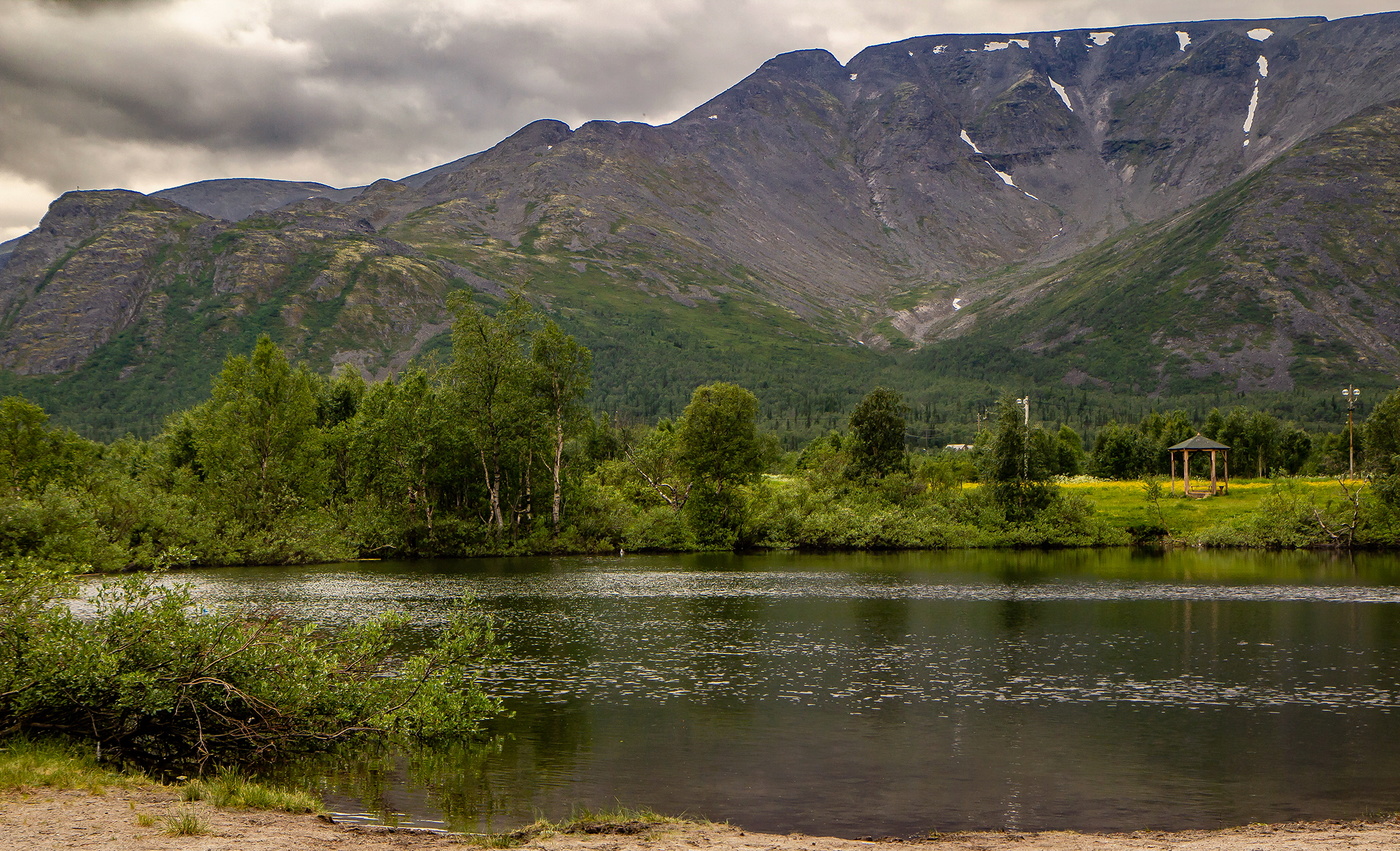 Überwiegend bewölkt.